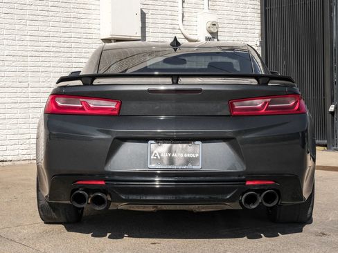 Used 2018 Chevrolet Camaro SS image 8