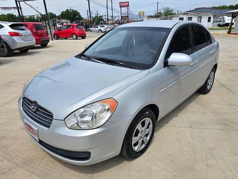 Used 2009 Hyundai Accent GLS image 1