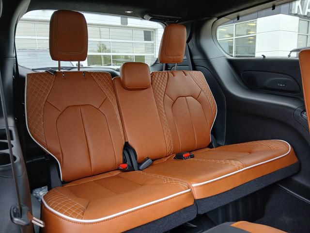 New 2026 Chrysler Pacifica Pinnacle AWD/4WD image 19