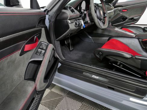 Certified 2024 Porsche 718 Boxster Spyder RS w/ Weissach Package RWD image 8