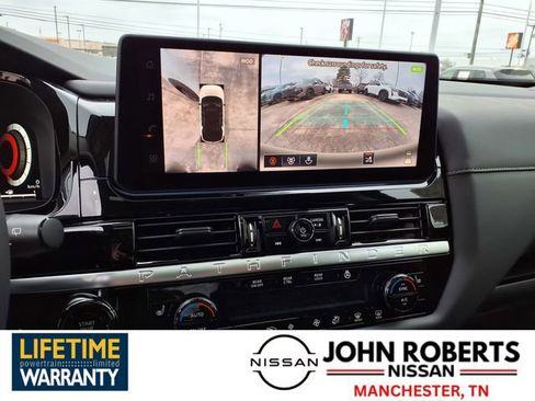 New 2026 Nissan Pathfinder SL image 6