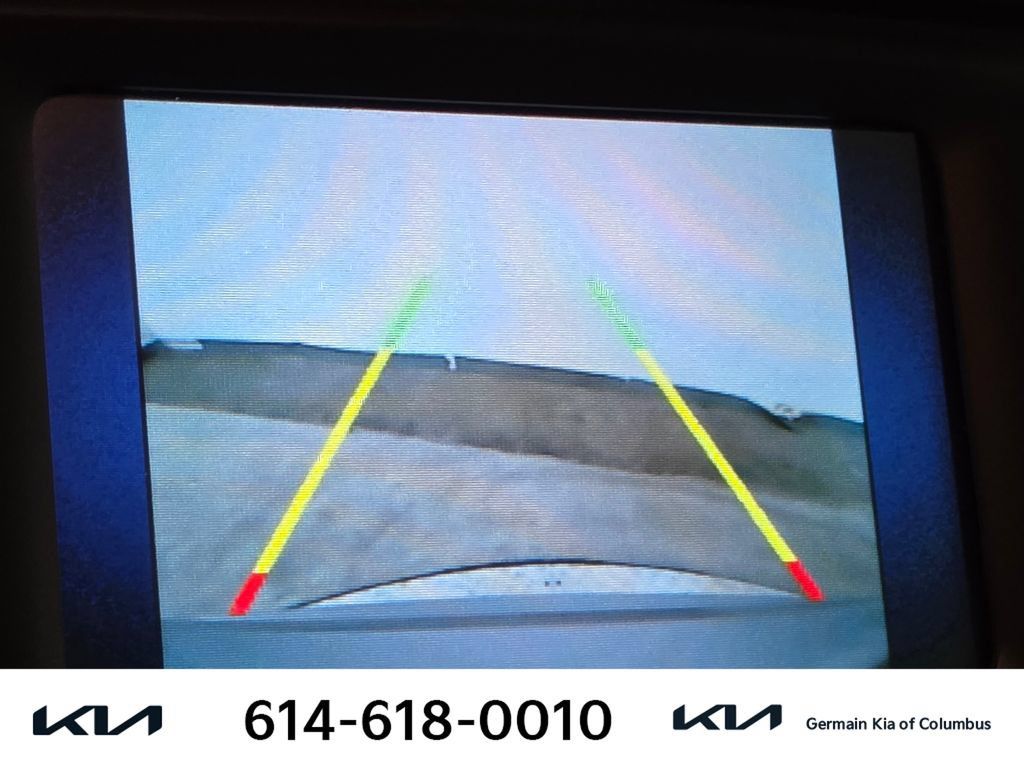 Used 2015 Chrysler 200 Limited FWD image 32