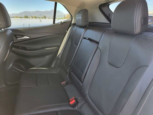 Used 2020 Buick Encore GX Essence w/ Experience Buick Package FWD image 19