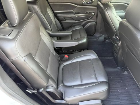 Used 2019 GMC Acadia SLT w/ LPO, Floor Liner Package AWD/4WD image 13