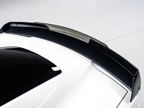 Used 2015 Chevrolet Corvette Z06 w/ 3LZ Preferred Equipment Group image 16