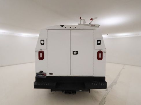 Used 2019 Chevrolet Express 3500 w/ Power Convenience Package image 4