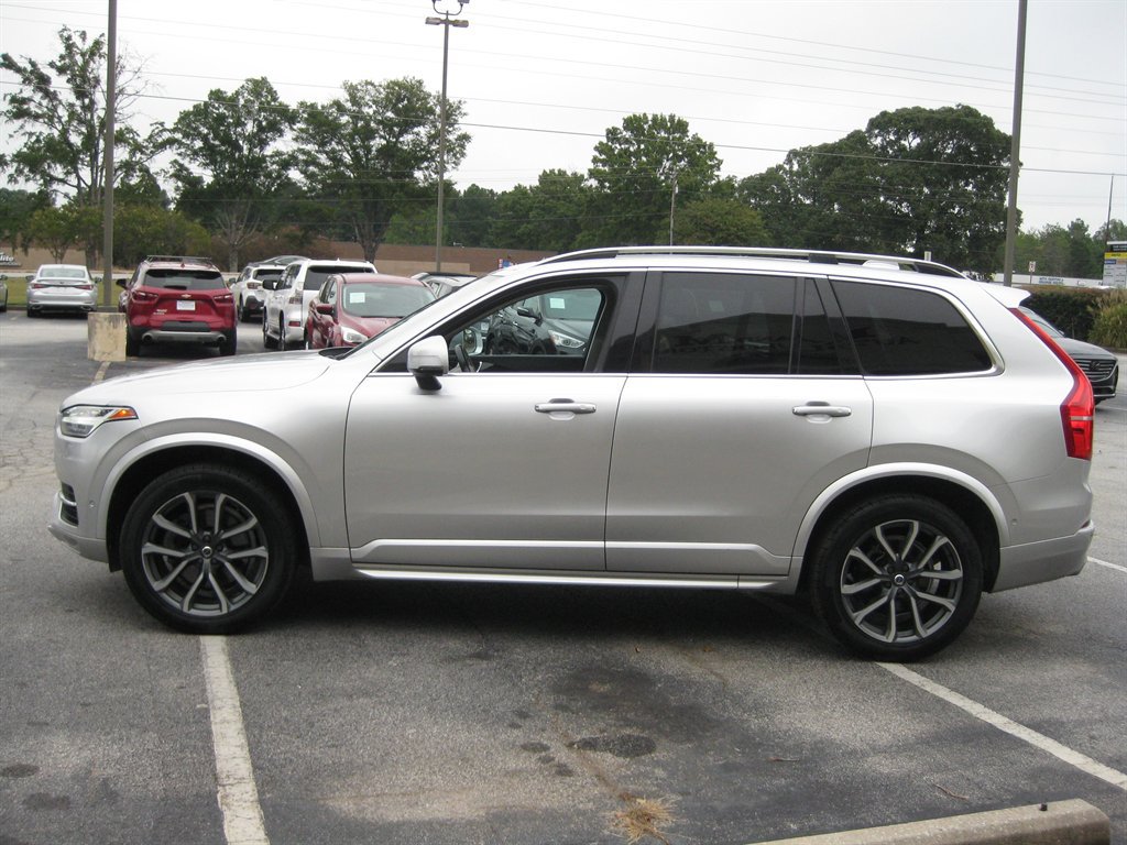 Used 2018 Volvo XC90 T6 Momentum w/ Convenience Package AWD/4WD image 5