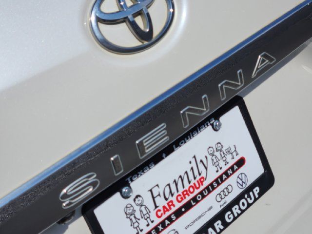 Used 2014 Toyota Sienna Limited w/ Limited Premium Package FWD image 6
