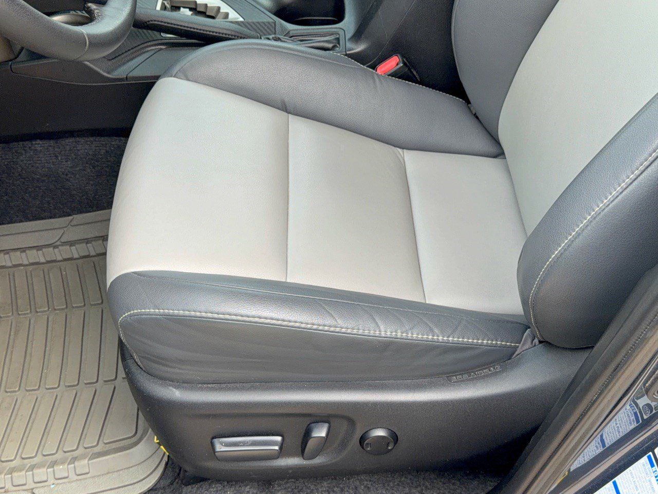 Used 2014 Toyota RAV4 Limited AWD/4WD image 16