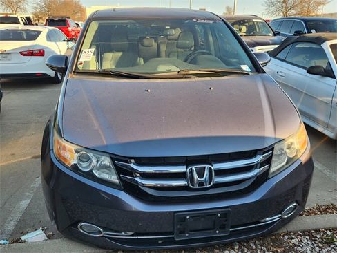 Used 2016 Honda Odyssey Touring Elite image 2