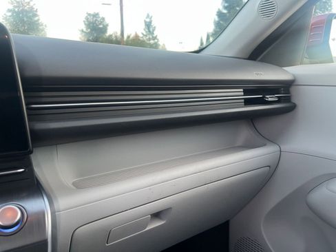 Used 2025 Hyundai Kona SEL image 35