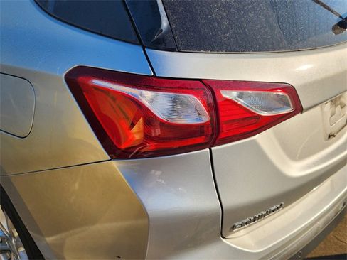 Used 2018 Chevrolet Equinox LT image 7