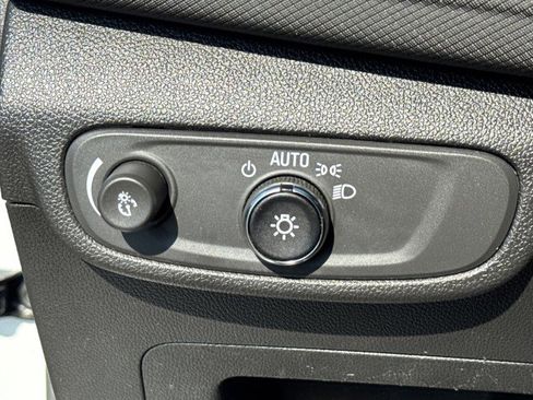 Used 2024 Chevrolet TrailBlazer ACTIV w/ Driver Confidence Package image 19