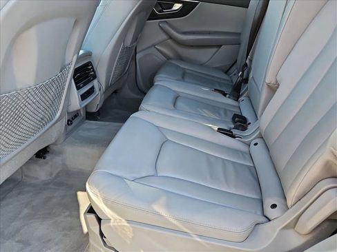 Used 2023 Audi Q7 2.0T Premium w/ Convenience Package image 19