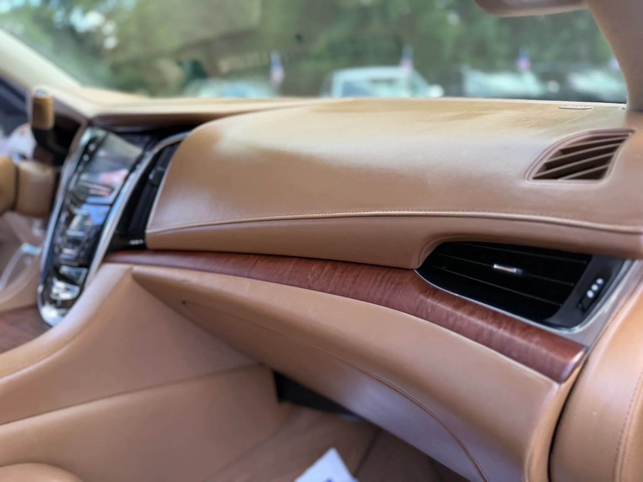 Used 2015 Cadillac Escalade ESV Platinum AWD/4WD image 25