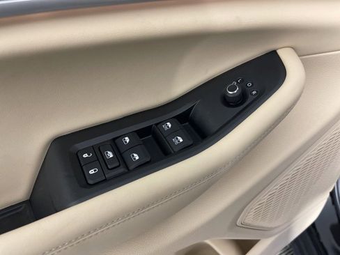 New 2025 Jeep Grand Cherokee Limited w/ Trailer Tow Package image 11