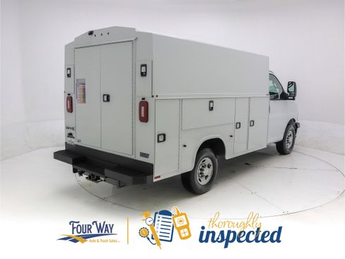 Used 2024 Chevrolet Express 3500 w/ Power Convenience Package image 3