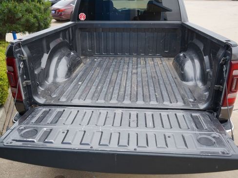 Used 2024 RAM 1500 Laramie AWD/4WD image 15
