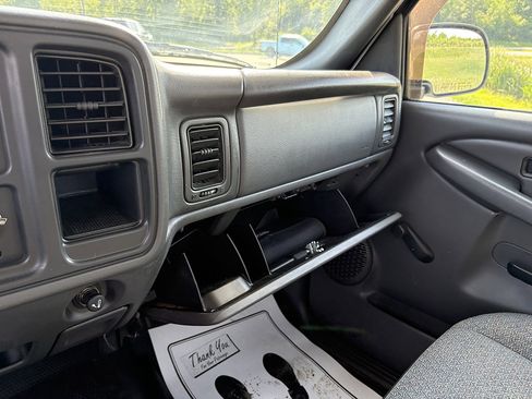 Used 2007 GMC Sierra 1500 W/T RWD image 24