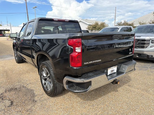 Used 2022 Chevrolet Silverado 1500 LT w/ Protection Package RWD image 9