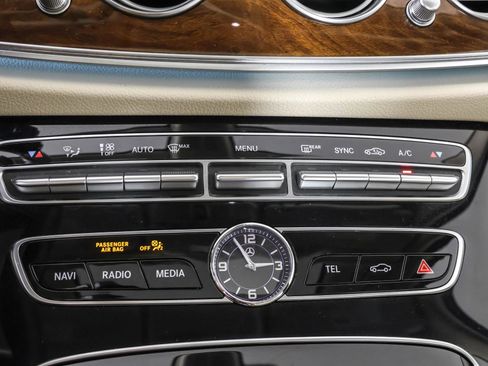 Used 2018 Mercedes-Benz E 300 4MATIC image 30