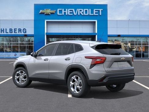 New 2026 Chevrolet Trax LS w/ LS Convenience Package FWD image 3