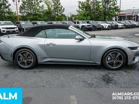 Used 2025 Ford Mustang Premium RWD image 8