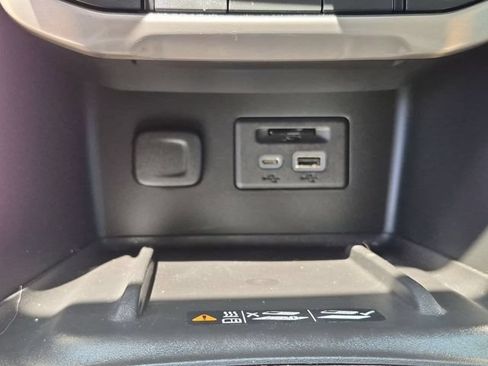Used 2021 GMC Acadia Denali w/ Denali Technology Package AWD/4WD image 23