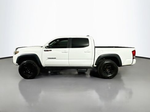 Used 2016 Toyota Tacoma TRD Off-Road w/ Premium & Technology Package RWD image 4