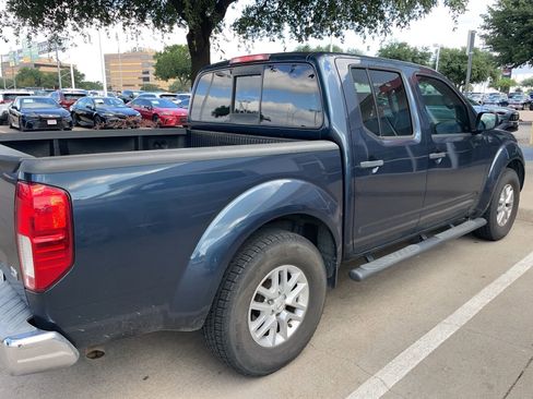 Used 2016 Nissan Frontier SV RWD image 7