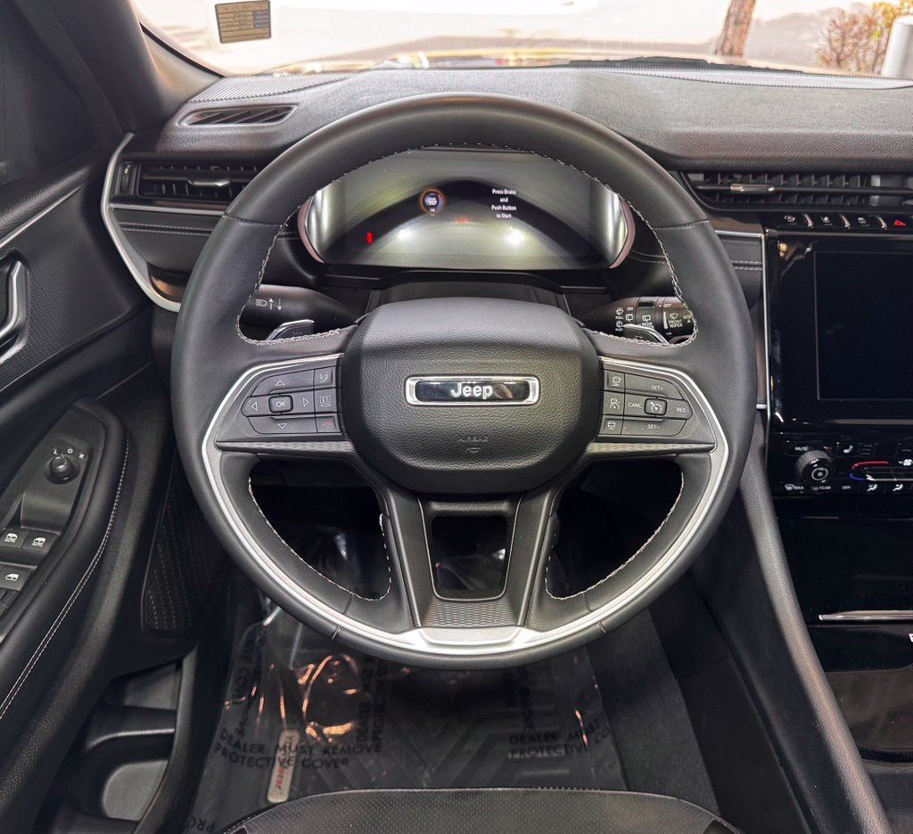 Used 2024 Jeep Grand Cherokee Altitude AWD/4WD image 15