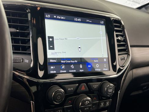 Used 2022 Jeep Grand Cherokee Laredo X image 13