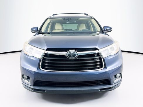 Used 2016 Toyota Highlander Limited Platinum FWD image 2