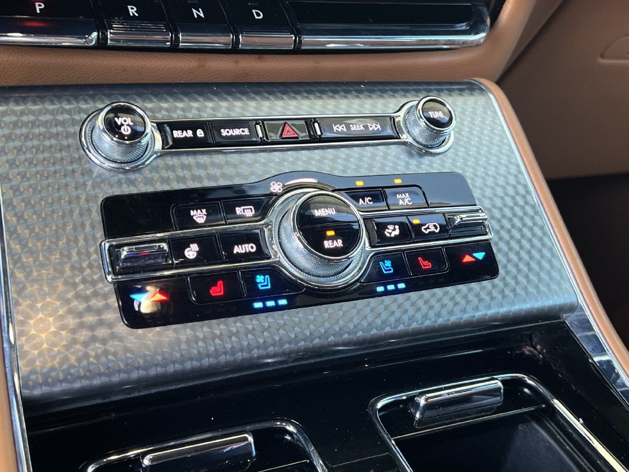 Used 2021 Lincoln Aviator Black Label w/ Dynamic Handling Package AWD/4WD image 19