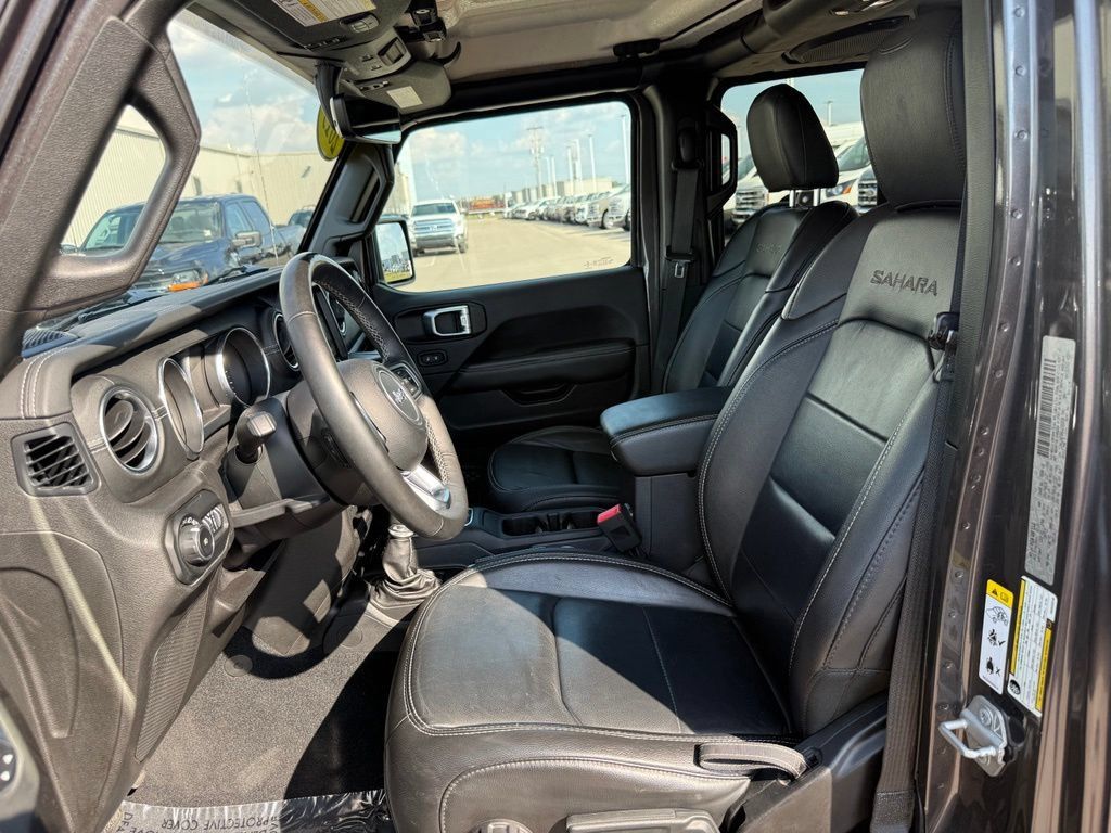 Used 2019 Jeep Wrangler Unlimited Sahara AWD/4WD image 5