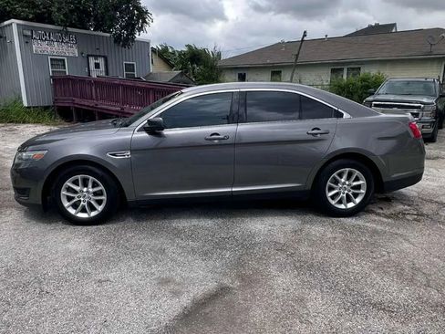 Used 2014 Ford Taurus SE FWD image 5
