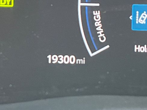 Used 2025 Toyota Camry LE image 39