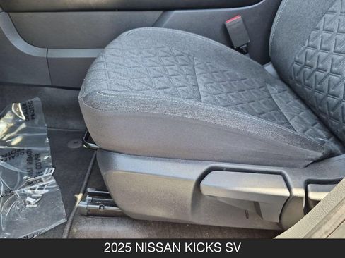 Used 2025 Nissan Kicks SV AWD/4WD image 15
