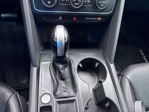 Used 2021 Volkswagen Atlas SE FWD image 28