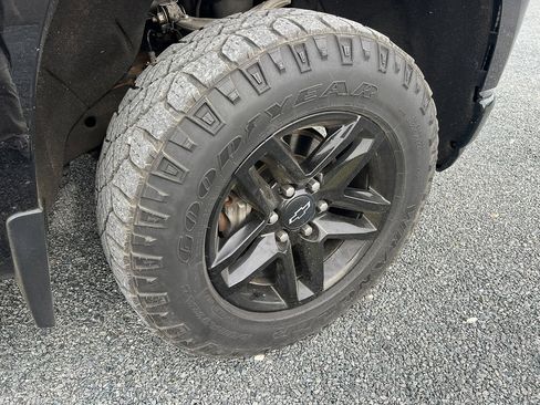 Used 2021 Chevrolet Silverado 1500 Custom Trail Boss AWD/4WD image 7