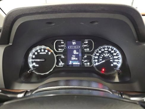 Used 2018 Toyota Tundra Limited w/ Limited Premium Package AWD/4WD image 21