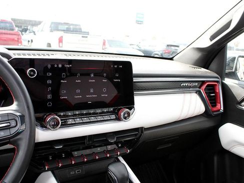 Used 2023 GMC Canyon AT4X image 18