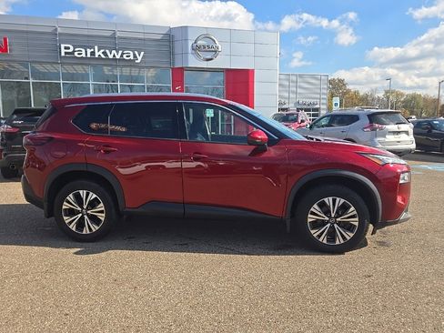 Used 2021 Nissan Rogue SV w/ Premium Package image 8