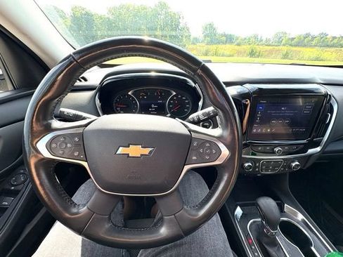 Used 2021 Chevrolet Traverse LT FWD image 14