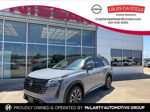 New 2026 Nissan Pathfinder Platinum AWD/4WD image 1