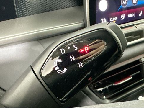 New 2026 Volkswagen Tiguan SE image 15