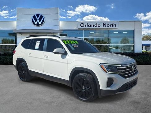 Used 2024 Volkswagen Atlas SE w/ Black Wheel Package FWD image 1