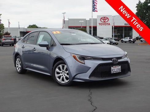 Certified 2022 Toyota Corolla LE FWD image 2