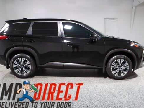 Used 2023 Nissan Rogue SV image 6
