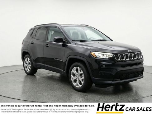 Used 2025 Jeep Compass Latitude AWD/4WD image 1